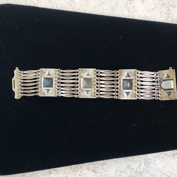 Sterling silver  - Picture 4 of 6